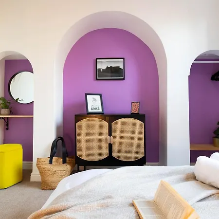 Hébergement de vacances The One With The Pink Door *