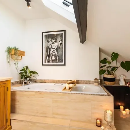 בית נופש The One With The Pink Door *