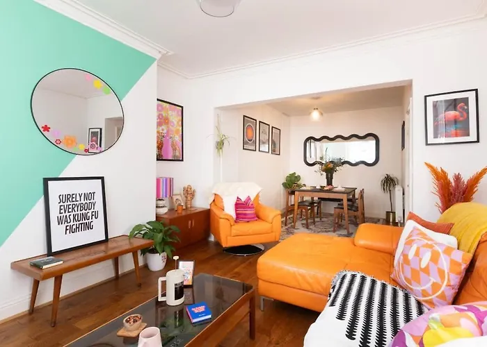 The One With The Pink Door Holiday home