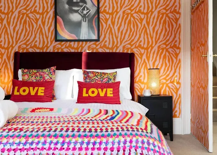 The One With The Pink Door Holiday home *