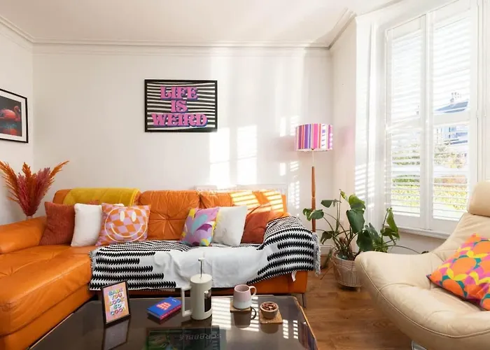 The One With The Pink Door Holiday home Scarborough