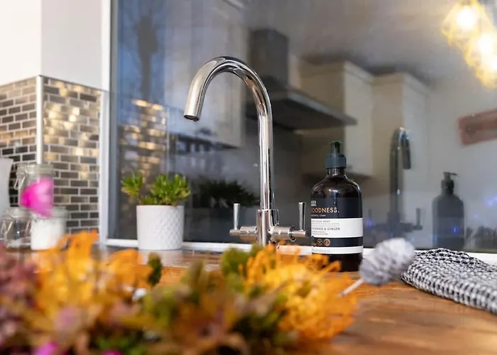 Holiday home The One With The Pink Door Scarborough