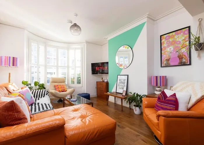 Holiday home The One With The Pink Door