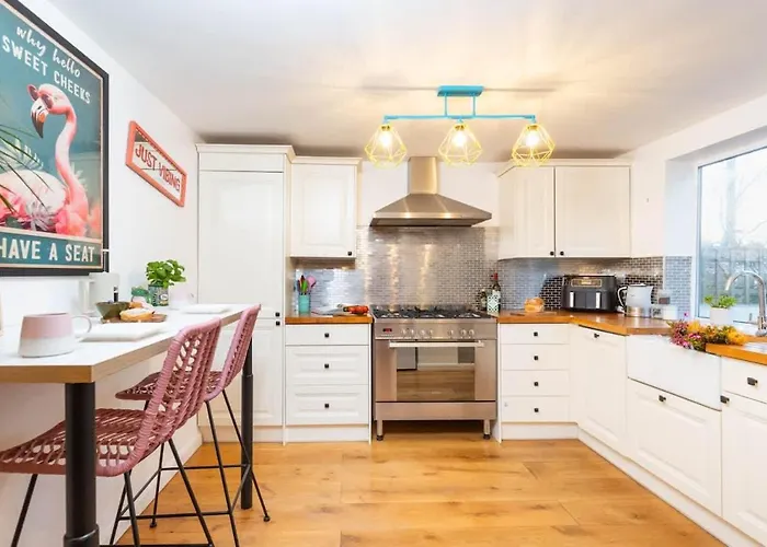 The One With The Pink Door Holiday home